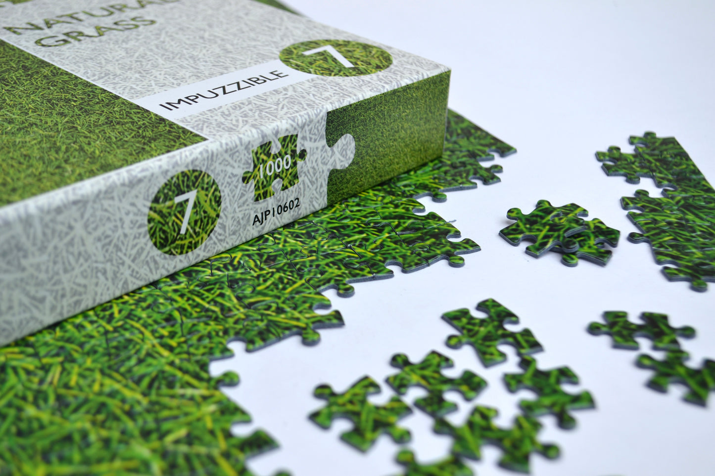 Natural Grass - Impuzzible No.7 - 1000 Piece Jigsaw Puzzle